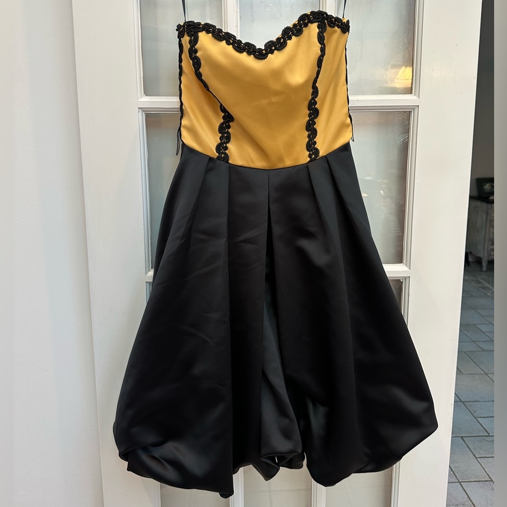 Vintage Betsey Johnson Evening Collection 90’s Gold & Black Formal Dress Size 8